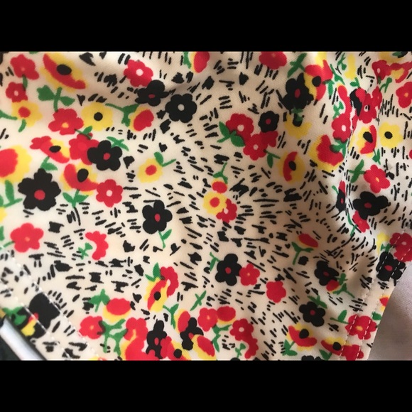 Bikini - Picture 2 of 2